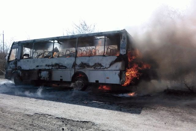 Sgorel avtobus 2