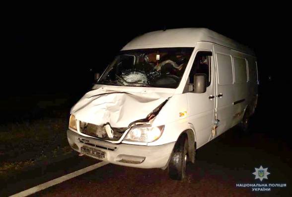 904195 u kalinivtsi pid kolesami mikroavtobusa zaginuv pishohid