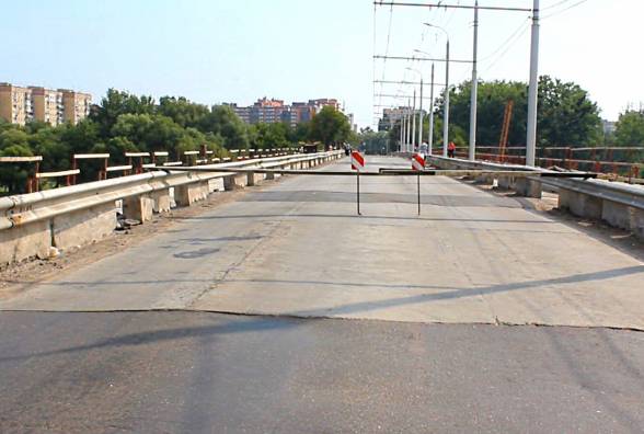 915857 u vinnitsi zakrili kiyivskiy mist dlya vsih vidiv transportu
